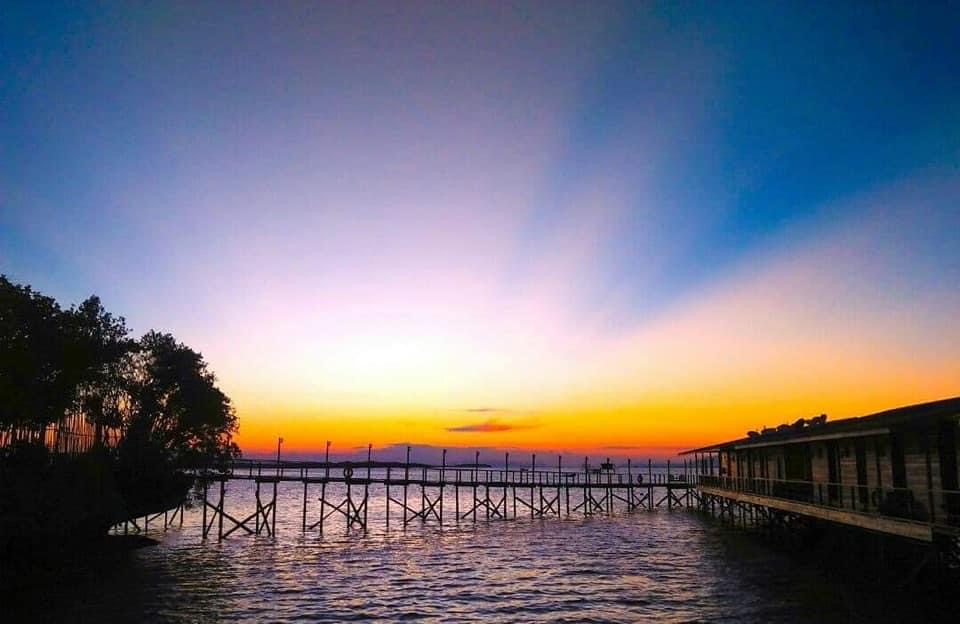 38 amenities and views